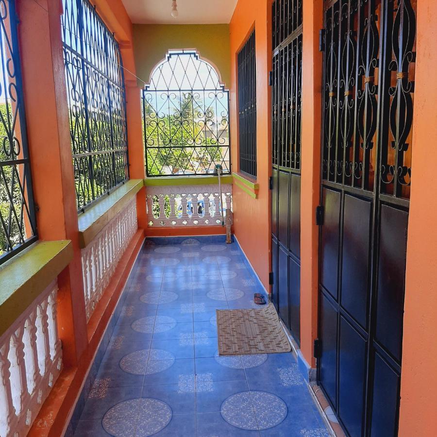Gloria'S Place Studio Mombasa Ngoại thất bức ảnh